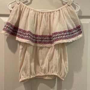 Billabong, gauze, shirt. Can be worn on or off the shoulder.